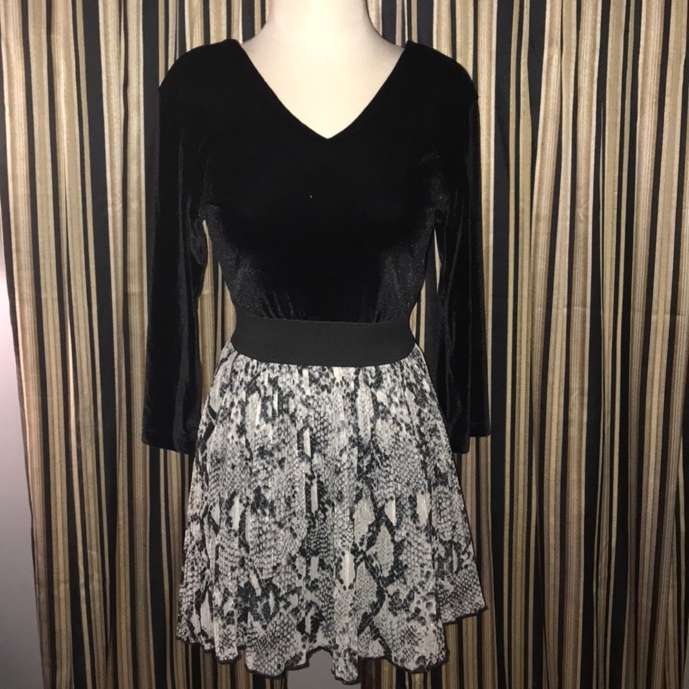 Glittery snake print skirt
